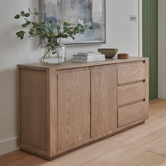 Freesia - Sideboard