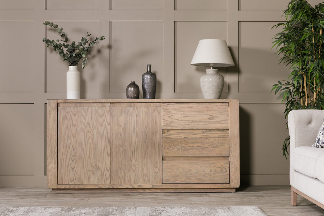 Freesia - Sideboard